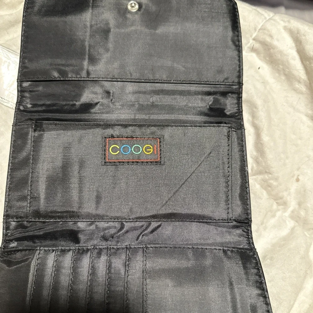 Coogi Australia Wallet Card Holder‎ Multicolor Checkbook Snap Closure Pockets
